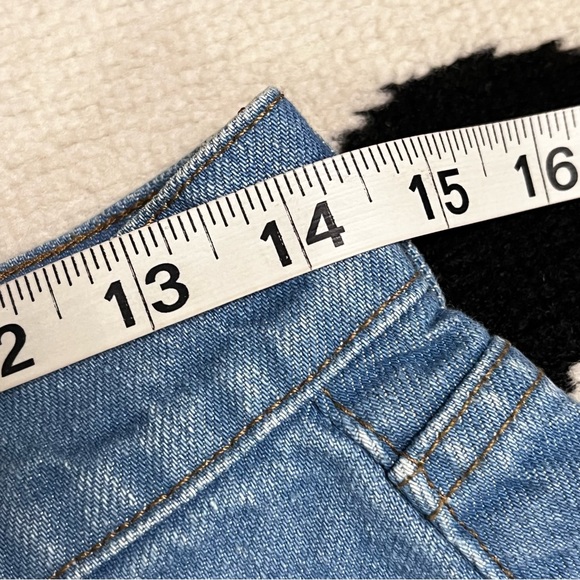 Reformation Dixie High Waist Denim Cutoff Jean Shorts Size 26 - Picture 12 of 12